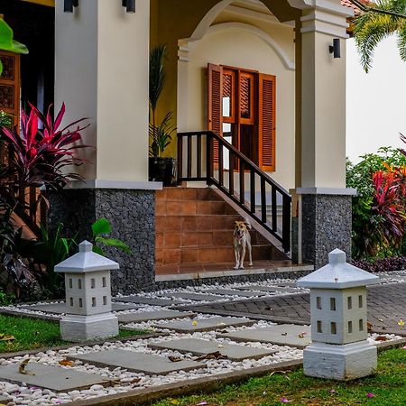 Villa Mata Hari Panji エクステリア 写真
