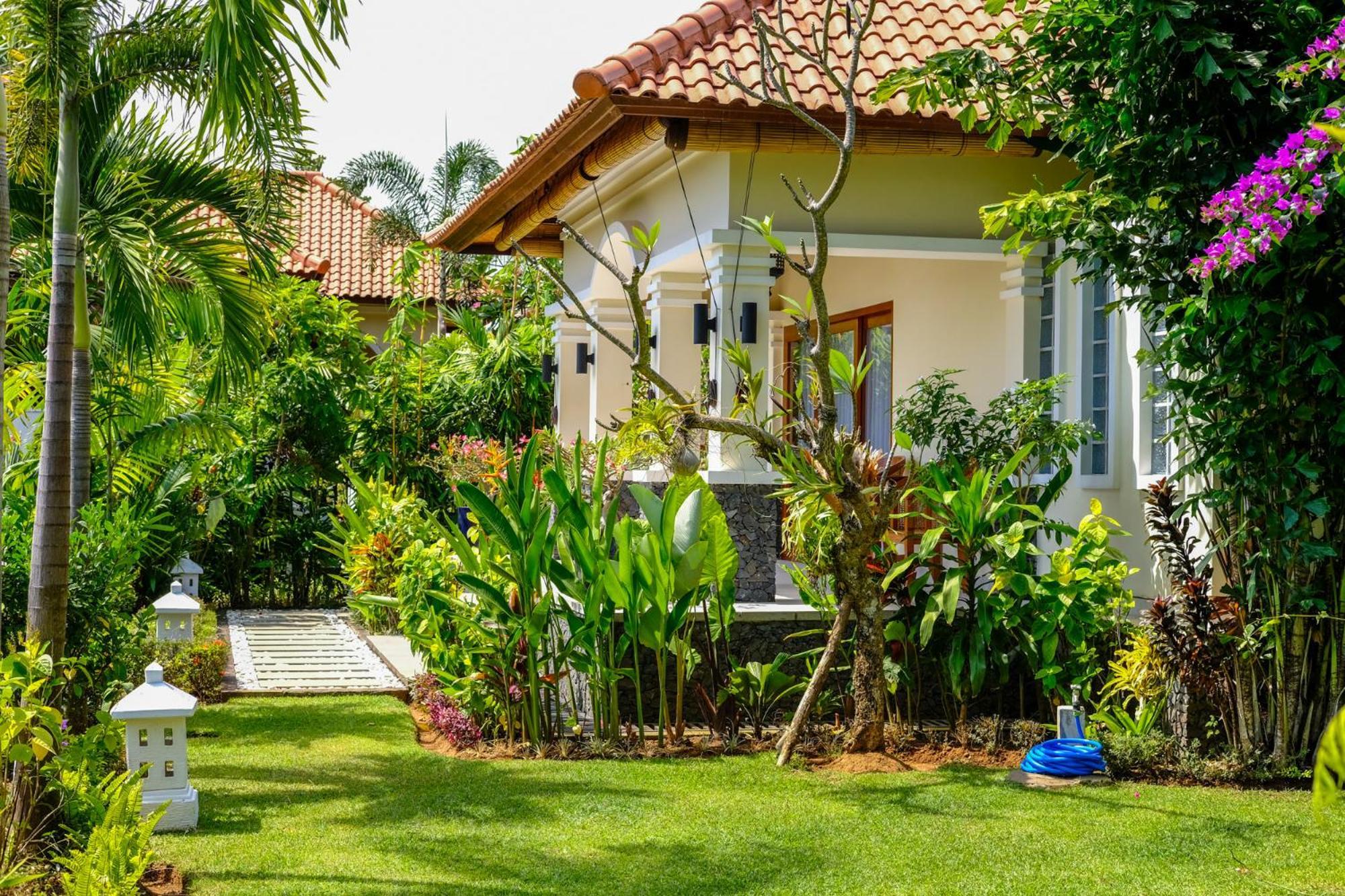 Villa Mata Hari Panji エクステリア 写真