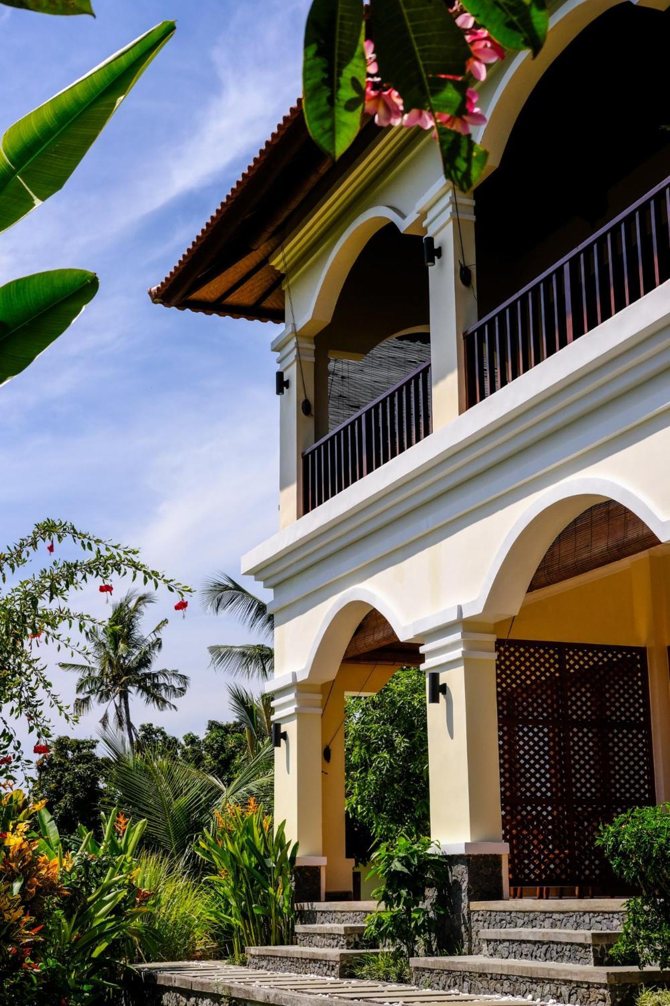 Villa Mata Hari Panji エクステリア 写真